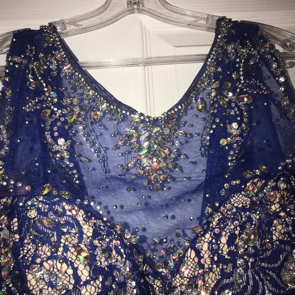 Mac Duggal prom dress - Picture 4 of 8